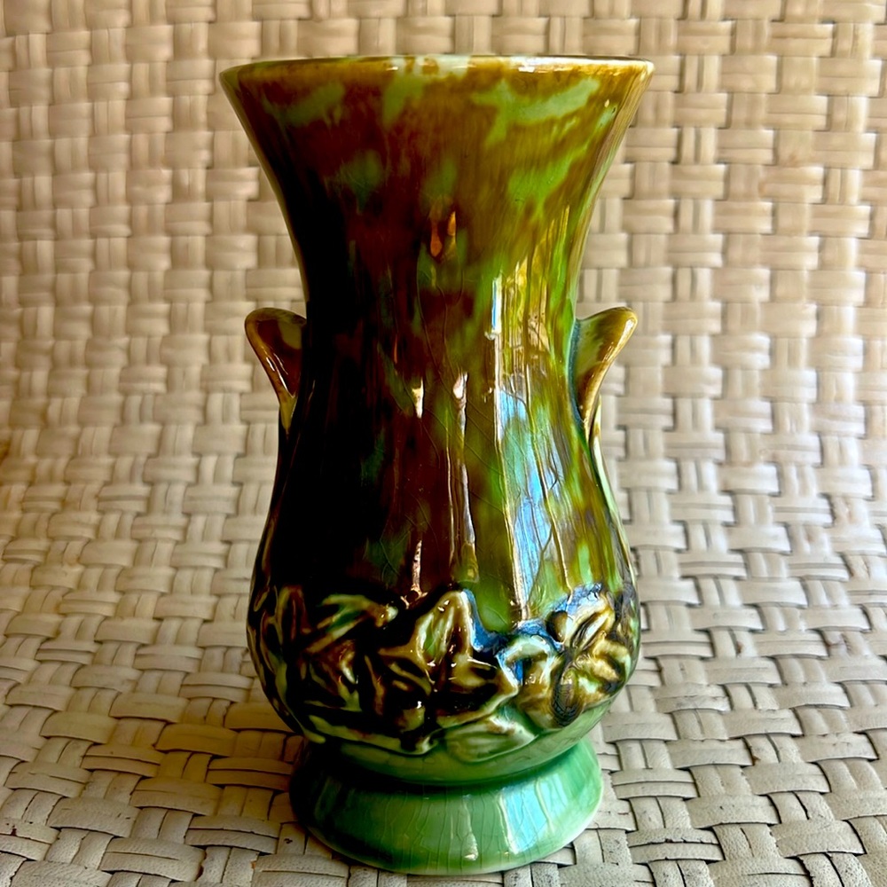 VASE POTTERY GREEN 6” 500 USA PERFECT FOR FALL